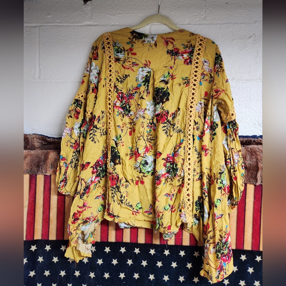Blouse - Picture 2 of 2